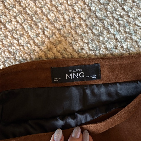 Mango real suede mini skirt - Picture 2 of 4